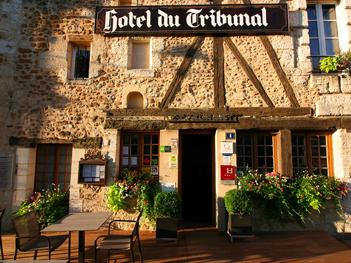 La-Petite-Gaulardiere_LES-ENVIRONS_hotel-du-tribunal